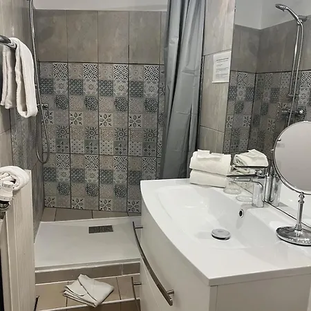 Otel Abalone - Centre Gare Nîmes